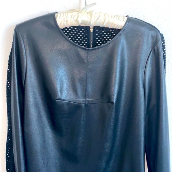 BCBGMAXAZRIA Callan Long Sleeve Contrast Back Top Medium - Picture 8 of 13